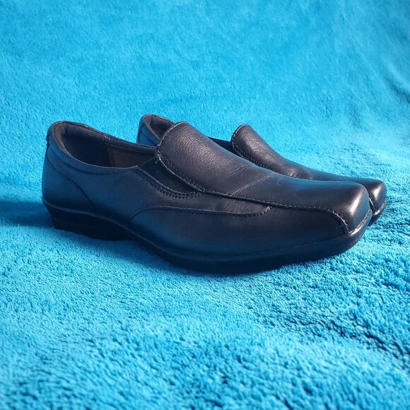 Women's Black Naturalizer N5 Comfort Loafers Size 7W - Picture 1 of 7